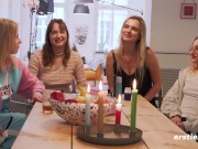 Ersties - Wilde Jenga Dare Orgie mit 4 heißen Mädchen
